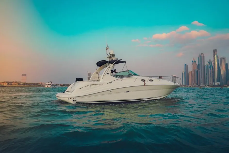 Yacht Mini Cruiser 40 pieds, un bateau compact pour les petits groupes à Dubaï