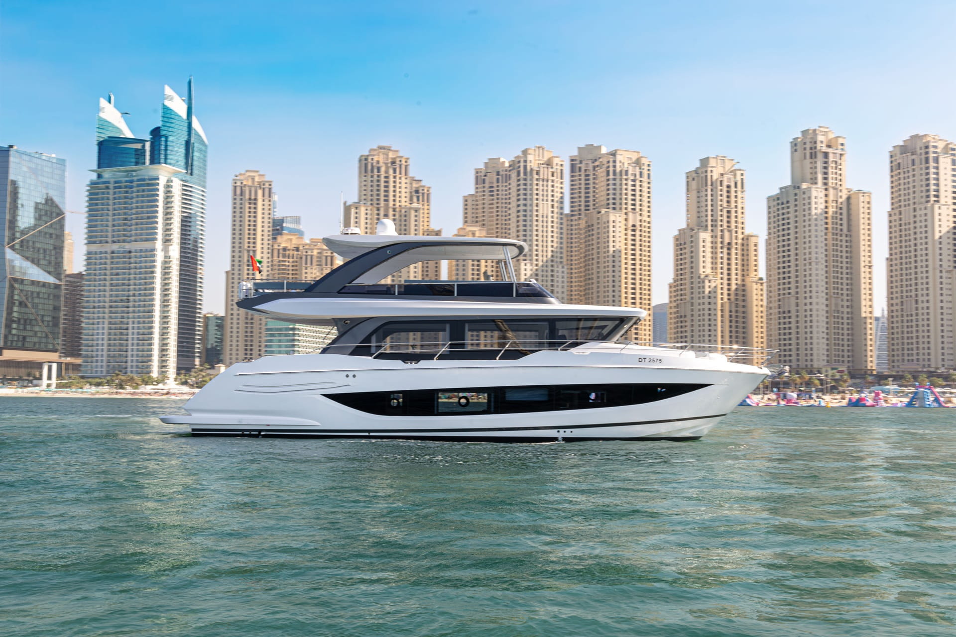 Ultimate Guide to Yacht Rental Dubai for First-Time Visitors