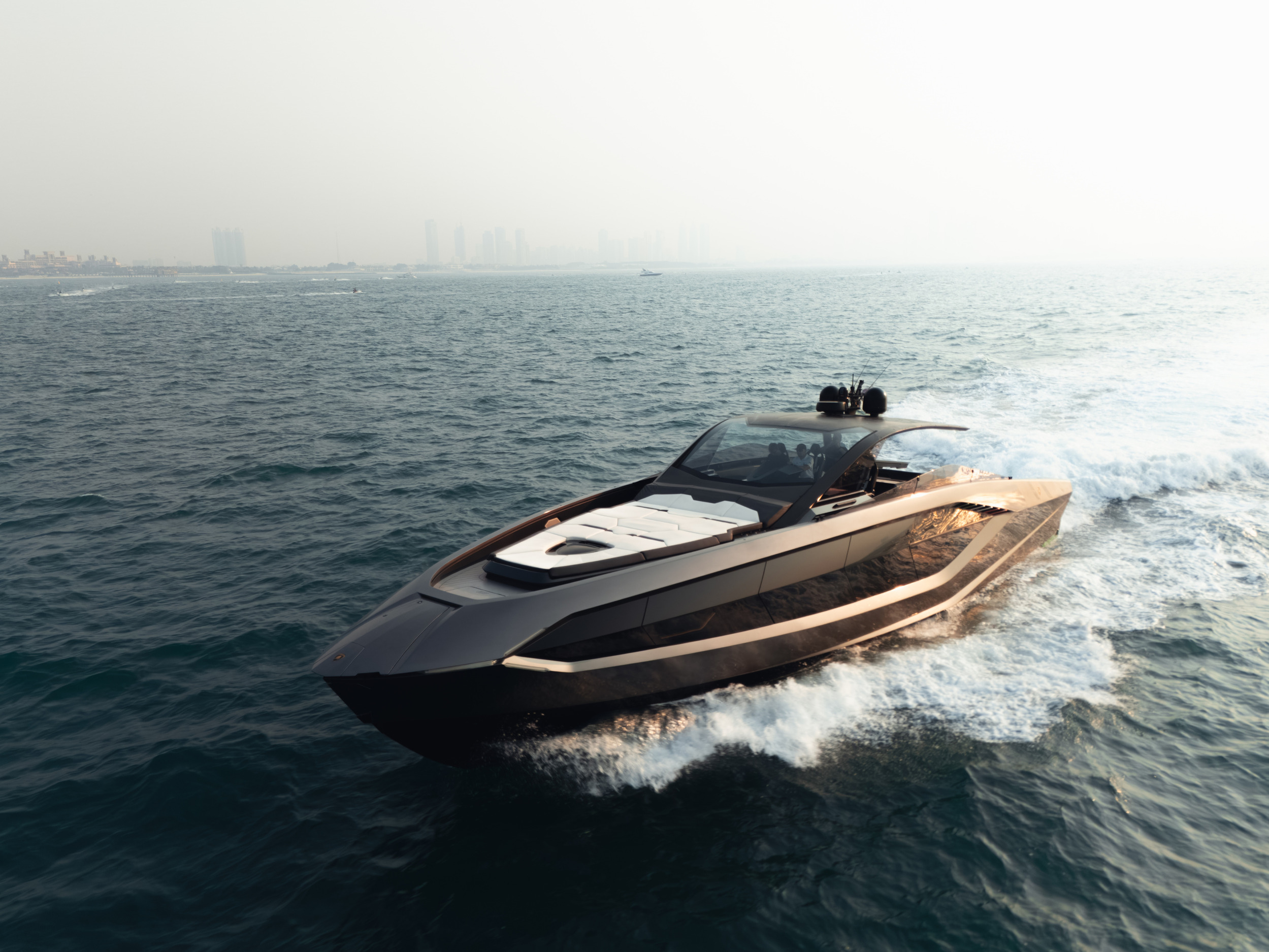 Gold Water - Lamborghini 63FT